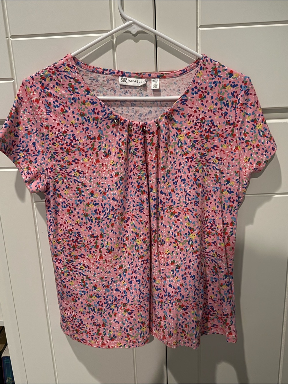Rafaella Pink Short Sleeve Scoop-Neck Confetti Print Top. Size PM